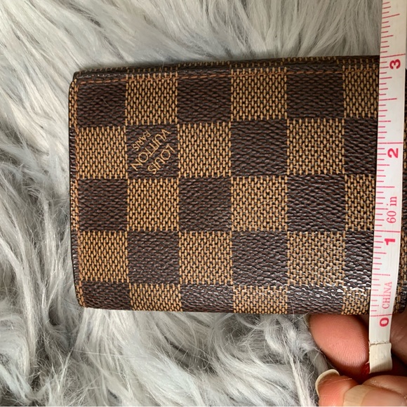 Authentic LOUIS VUITTON
Damier Ebene Pattern Card Case - Picture 13 of 13
